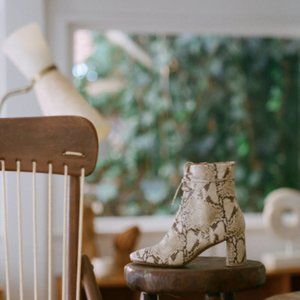 LoQ Agata In Ash Snake Boot - Size 37 - Never Work NWT and Box